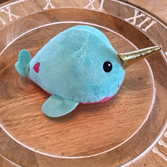 Narwhal plushie set NEW aqua with pink embroidered hearts whale with tooth x6 - Picture 13 of 17
